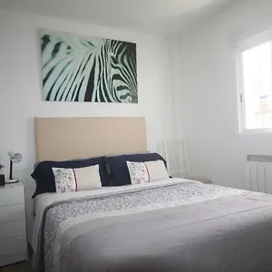  Habitación en casa particular Little Peaceful Retreat With Bath, Heating, Terrace, Free Wifi Fridge Easy Parking